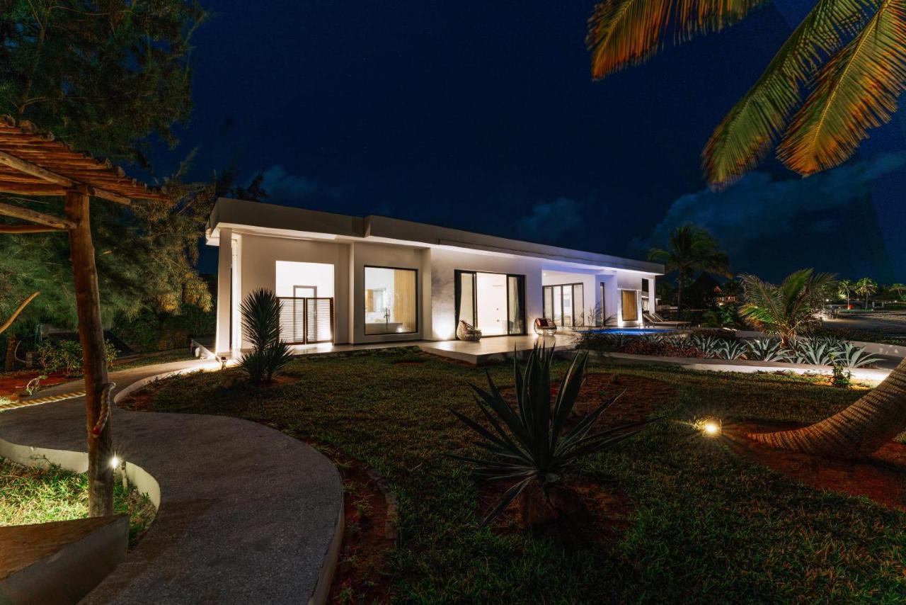 Safira Blu Luxury & 5* Nungwi